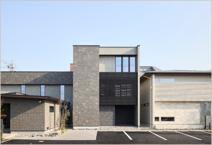 宿泊体験ができるモデルハウスの外観